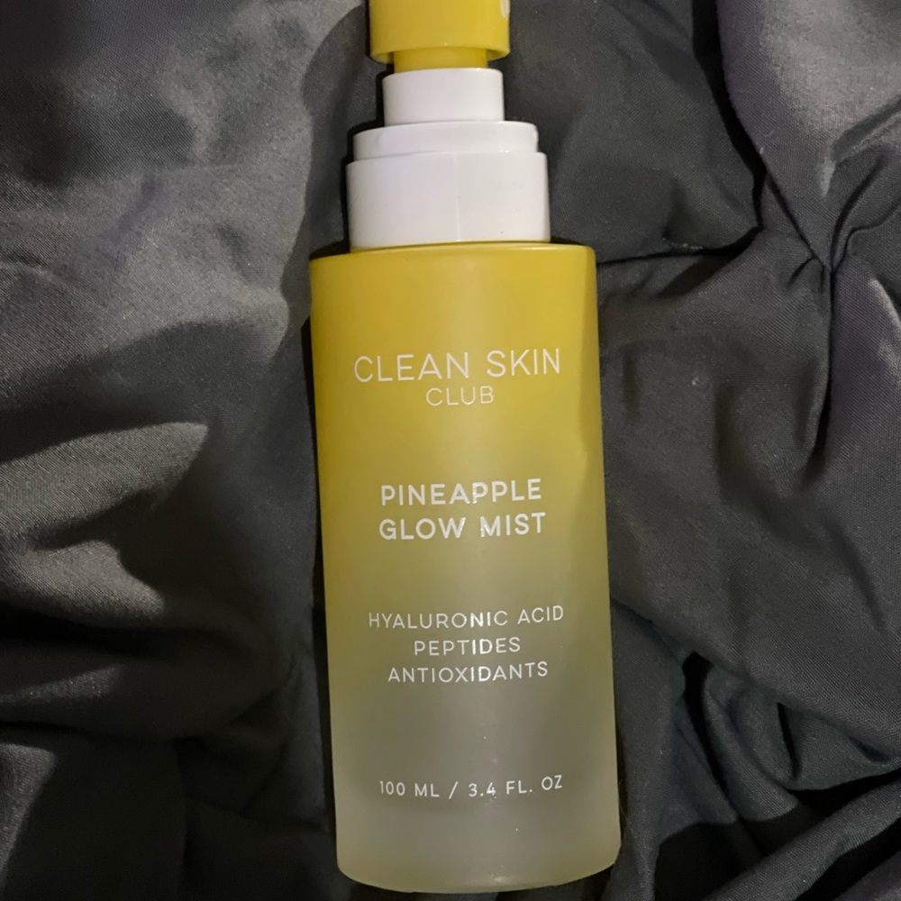 Clean Skin Club Pineapple Glow Mist